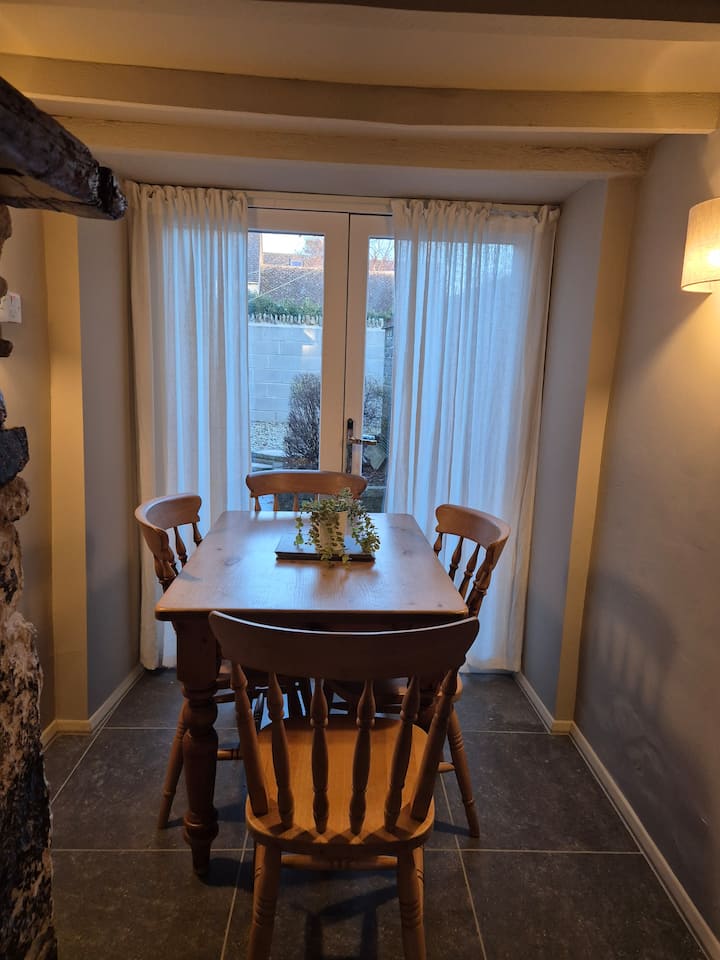 Clematis Cottage photograph 11